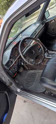 Mercedes E 230 1991, 396,000 km - 2.3 l - Bakı