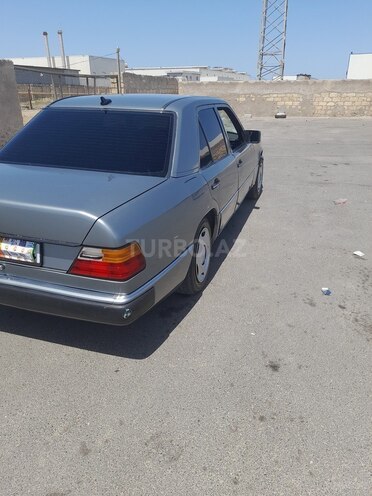 Mercedes E 230 1991, 396,000 km - 2.3 l - Bakı