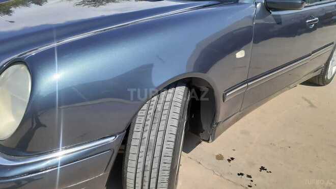 Mercedes E 220 1999, 350,000 km - 2.2 l - Qazax