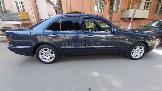 Mercedes E 220 1999, 350,000 km - 2.2 l - Qazax