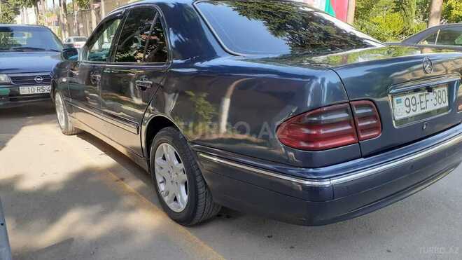 Mercedes E 220 1999, 350,000 km - 2.2 l - Qazax