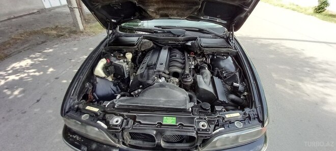 BMW 525 1998, 290,000 km - 2.5 l - Göyçay