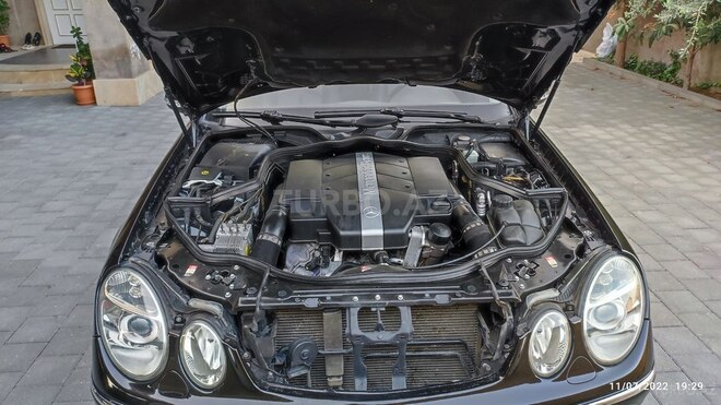 Mercedes E 240 2003, 290,000 km - 2.6 l - Bakı