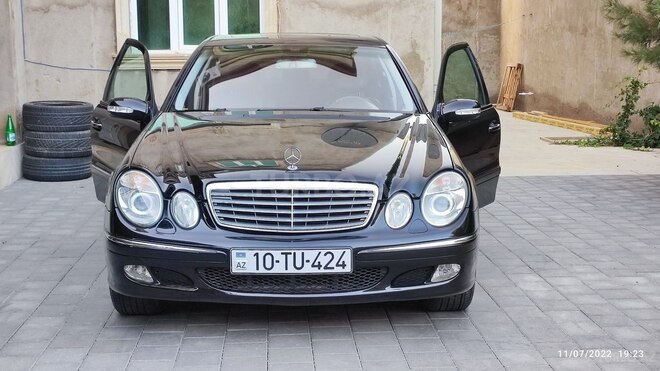 Mercedes E 240 2003, 290,000 km - 2.6 l - Bakı
