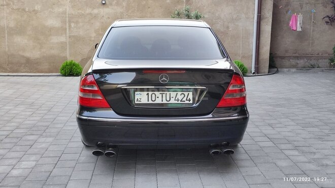 Mercedes E 240 2003, 290,000 km - 2.6 l - Bakı