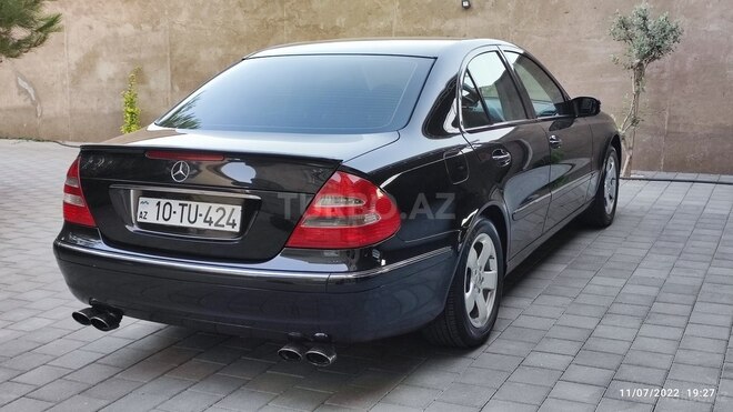 Mercedes E 240 2003, 290,000 km - 2.6 l - Bakı