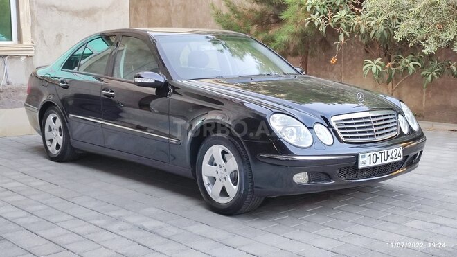 Mercedes E 240 2003, 290,000 km - 2.6 l - Bakı