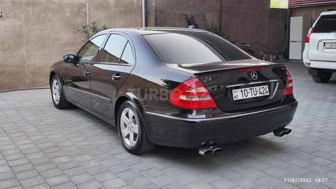 Mercedes E 240 2003, 290,000 km - 2.6 l - Bakı