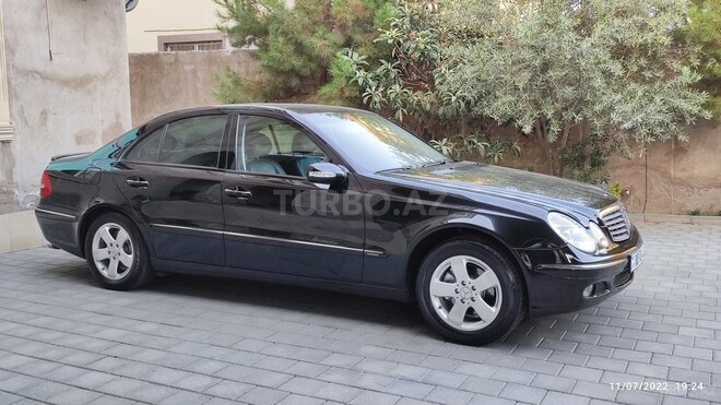 Mercedes E 240 2003, 290,000 km - 2.6 l - Bakı
