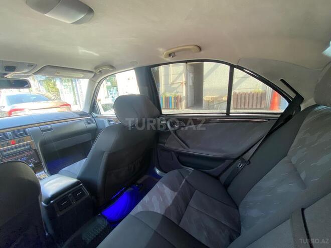 Mercedes E 220 2000, 187,000 km - 2.2 l - Bakı