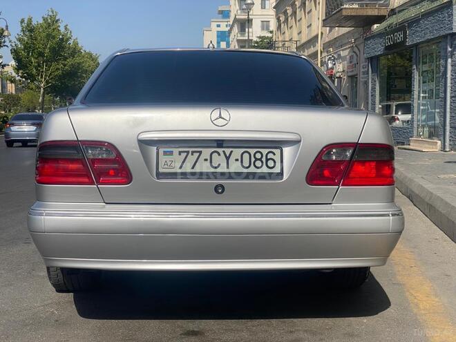 Mercedes E 220 2000, 187,000 km - 2.2 l - Bakı