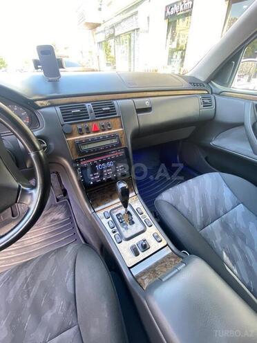 Mercedes E 220 2000, 187,000 km - 2.2 l - Bakı