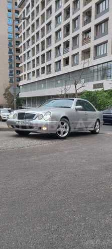 Mercedes E 220 2000, 187,000 km - 2.2 l - Bakı