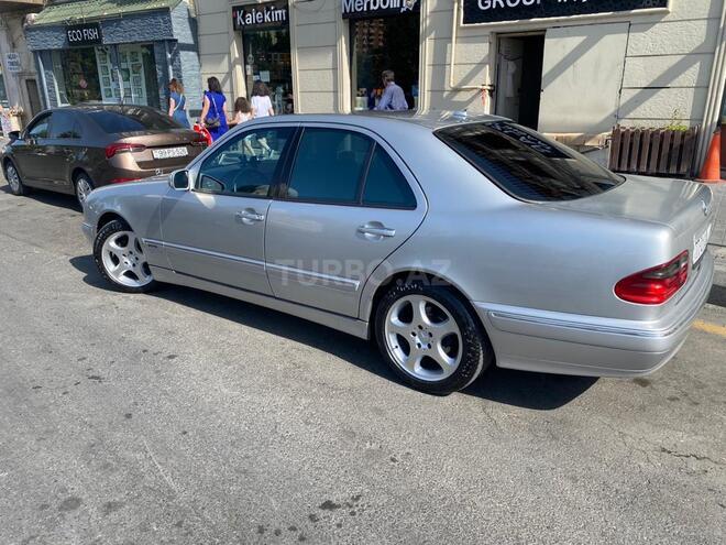 Mercedes E 220 2000, 187,000 km - 2.2 l - Bakı