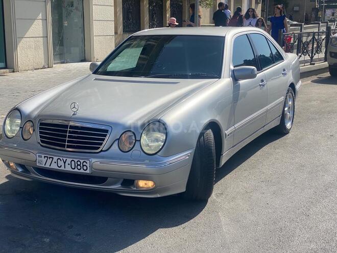 Mercedes E 220 2000, 187,000 km - 2.2 l - Bakı