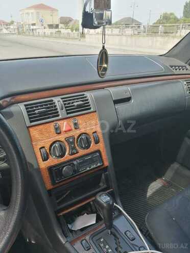 Mercedes E 240 1998, 54,000 km - 2.4 l - Bakı