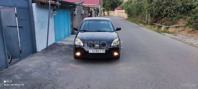 Kia Rio 2011, 319,000 km - 1.4 l - Qusar