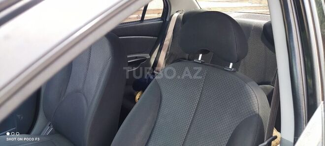 Kia Rio 2011, 319,000 km - 1.4 l - Qusar