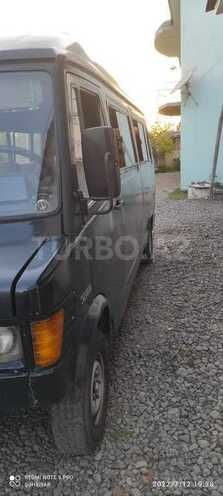 Mercedes 208 D 1988, 200,000 km - 2.3 l - Lənkəran