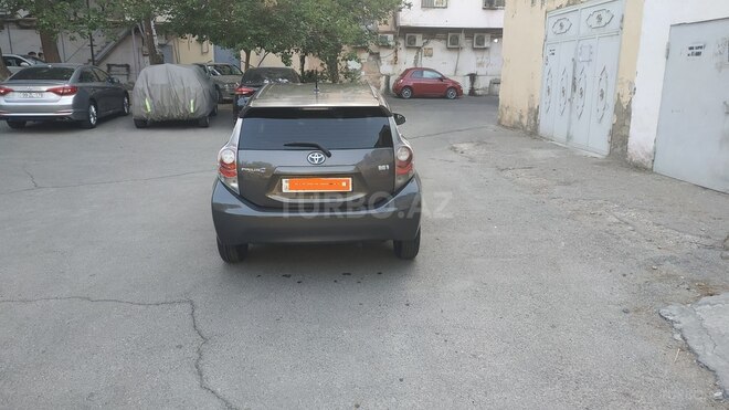 Toyota Prius C 2012, 137,752 km - 1.5 l - Bakı