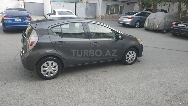 Toyota Prius C 2012, 137,752 km - 1.5 l - Bakı