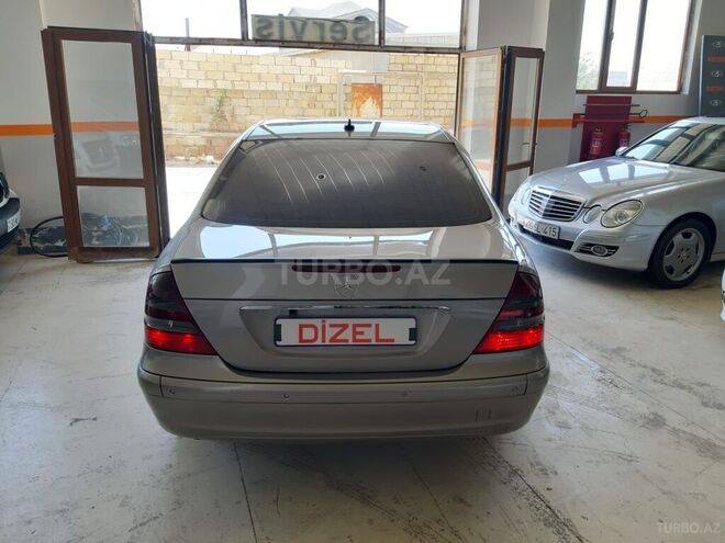 Mercedes E 220 2003, 398,000 km - 2.2 l - Bakı