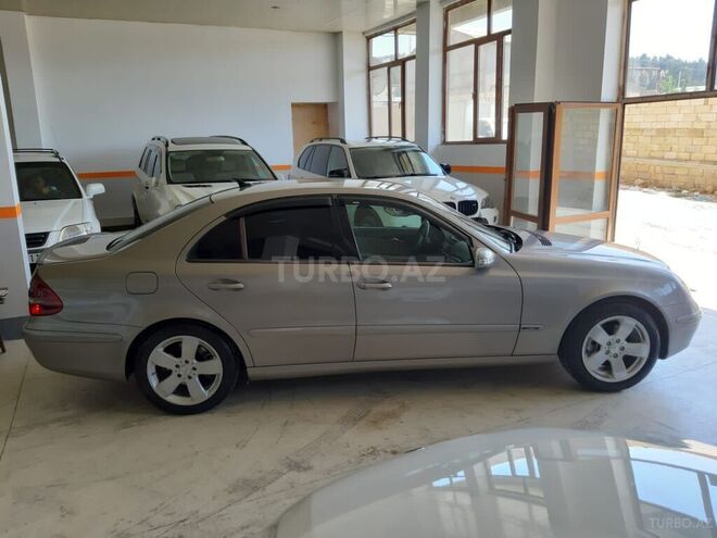 Mercedes E 220 2003, 398,000 km - 2.2 l - Bakı