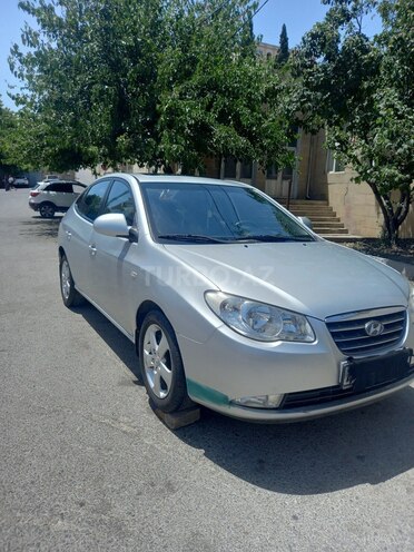 Hyundai Elantra 2009, 204,328 km - 2.0 л - Şamaxı