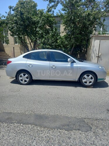 Hyundai Elantra 2009, 204,328 km - 2.0 л - Şamaxı