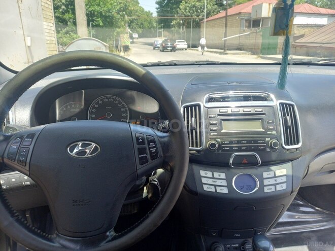 Hyundai Elantra 2009, 204,328 km - 2.0 л - Şamaxı