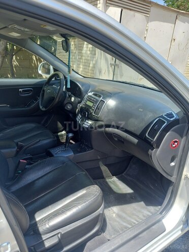 Hyundai Elantra 2009, 204,328 km - 2.0 л - Şamaxı