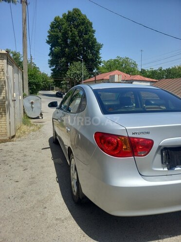 Hyundai Elantra 2009, 204,328 km - 2.0 л - Şamaxı