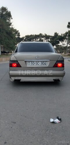 Mercedes E 220 1994, 370,000 km - 2.2 l - Bakı