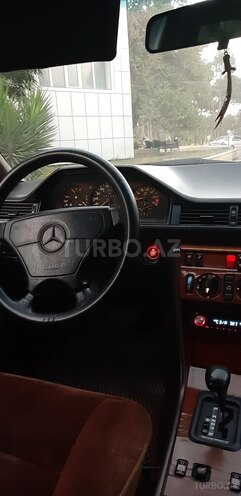 Mercedes E 220 1994, 370,000 km - 2.2 l - Bakı
