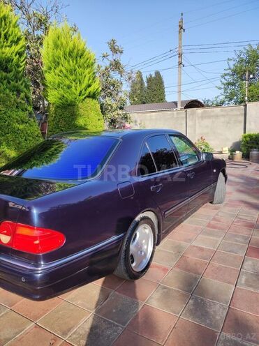 Mercedes E 240 1999, 112,139 km - 2.4 l - Masallı