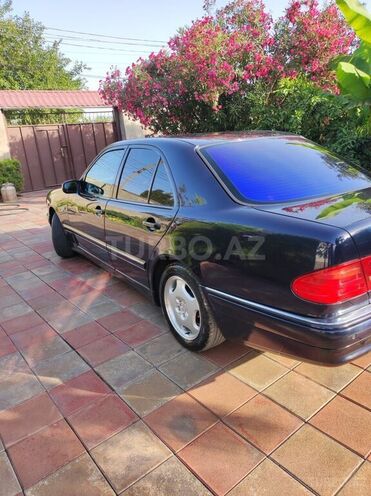 Mercedes E 240 1999, 112,139 km - 2.4 l - Masallı