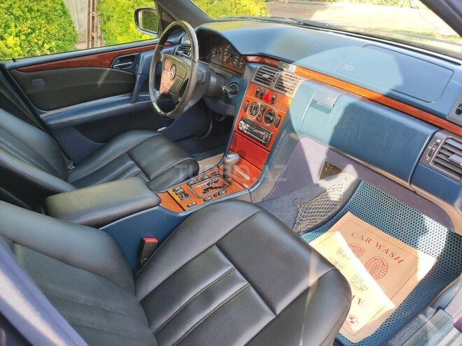 Mercedes E 240 1999, 112,139 km - 2.4 l - Masallı