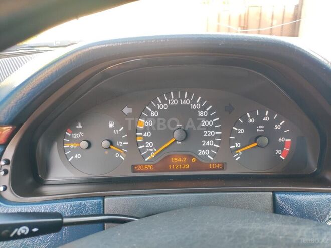 Mercedes E 240 1999, 112,139 km - 2.4 l - Masallı