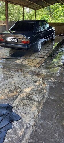 Mercedes E 220 1995, 666,666 km - 2.2 l - Füzuli
