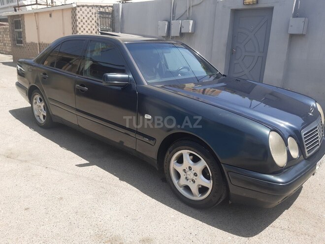 Mercedes E 240 1999, 255,000 km - 2.4 l - Bakı