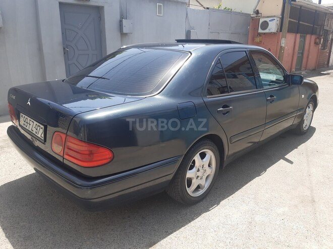 Mercedes E 240 1999, 255,000 km - 2.4 l - Bakı