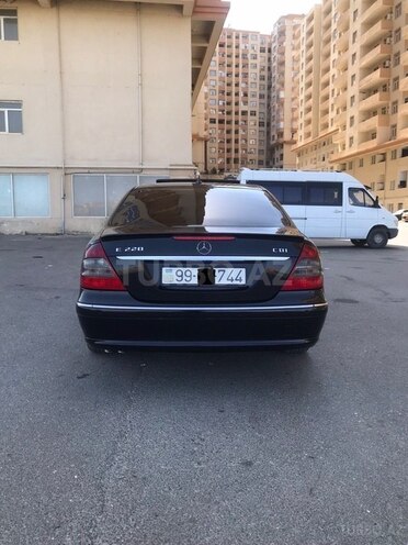 Mercedes E 220 2006, 257,000 km - 2.2 l - Füzuli