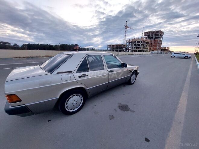 Mercedes 190 1991, 272,460 km - 2.0 l - Bakı