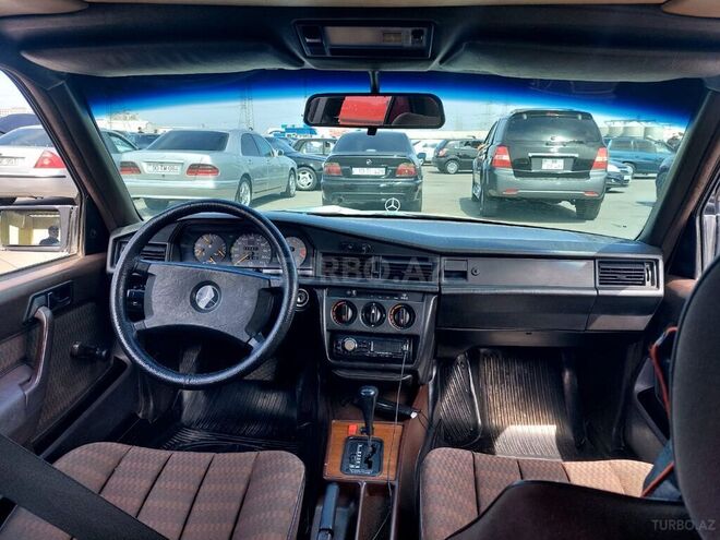 Mercedes 190 1991, 272,460 km - 2.0 l - Bakı