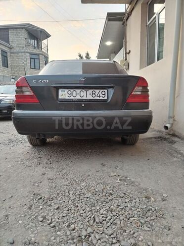 Mercedes C 220 1995, 285,575 km - 2.2 l - Quba