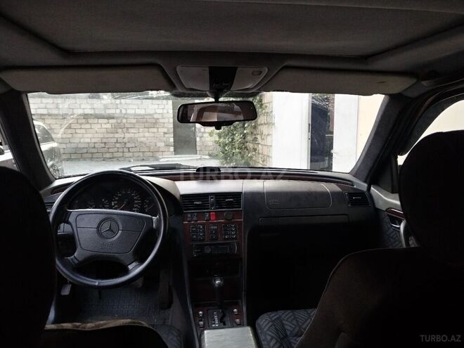 Mercedes C 220 1995, 285,575 km - 2.2 l - Quba