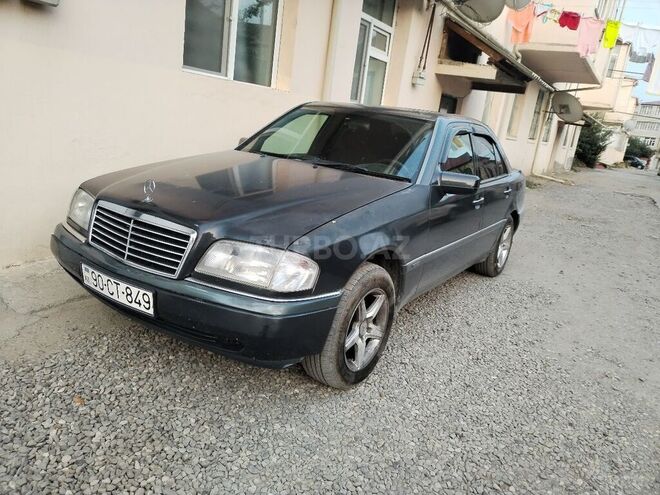 Mercedes C 220 1995, 285,575 km - 2.2 l - Quba