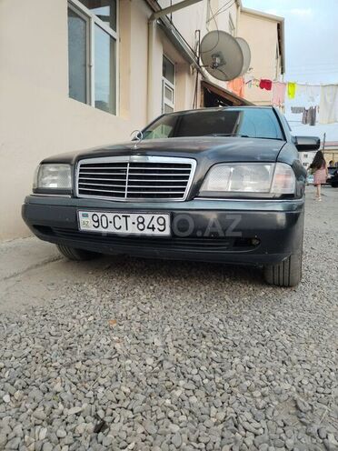 Mercedes C 220 1995, 285,575 km - 2.2 l - Quba