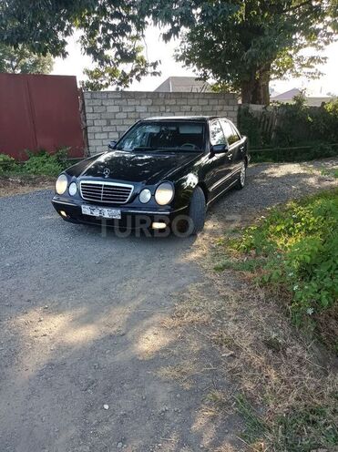 Mercedes E 220 2001, 565,000 km - 2.2 l - Bakı