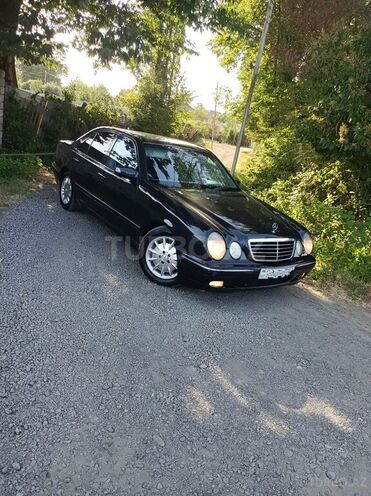 Mercedes E 220 2001, 565,000 km - 2.2 l - Bakı